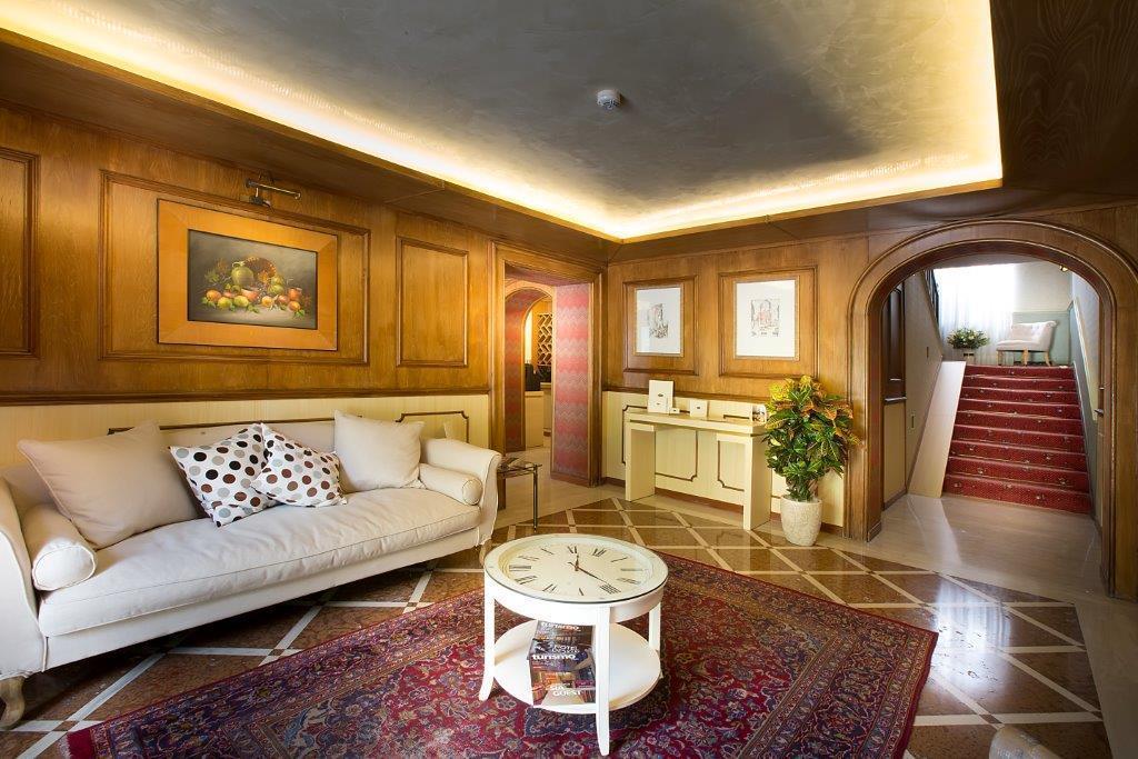 Hotel Camerlengo Corridonia Екстериор снимка