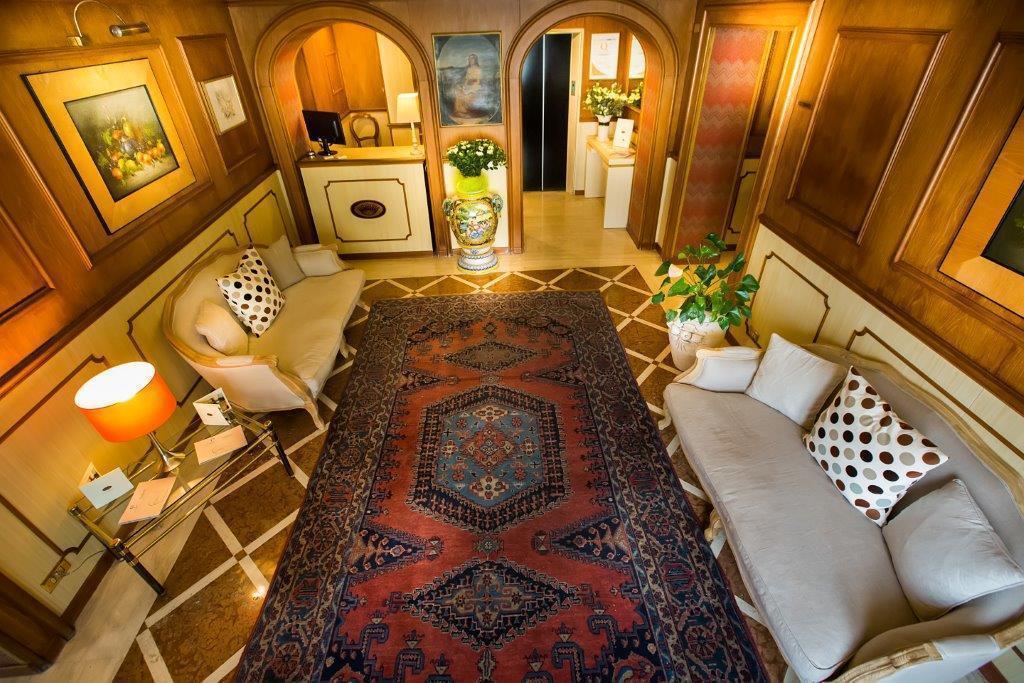 Hotel Camerlengo Corridonia Екстериор снимка