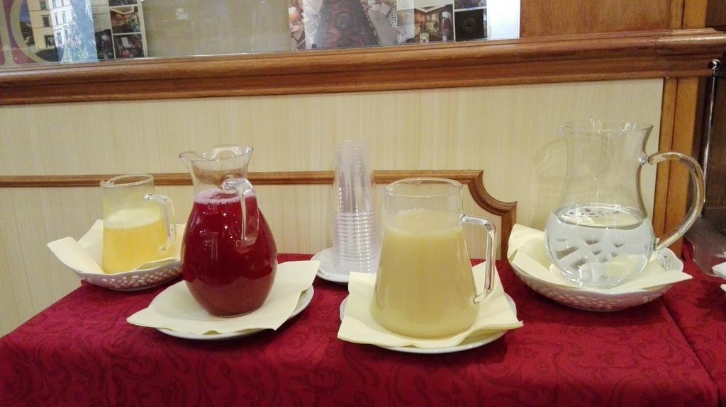 Hotel Camerlengo Corridonia Екстериор снимка